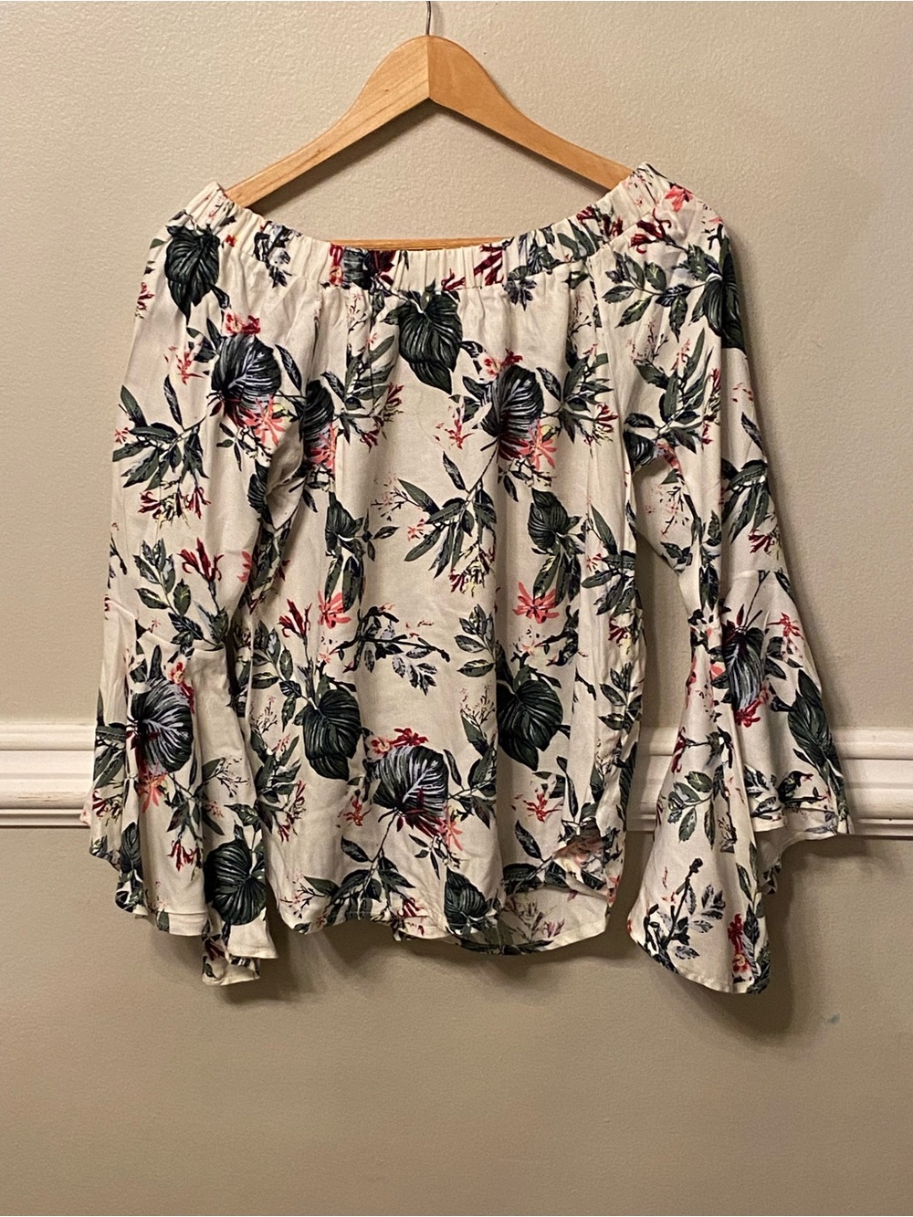 Floral Off-Shoulder Bell-Sleeve Blouse in Cream